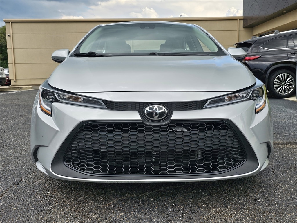 Used 2022 Toyota Corolla LE with VIN 5YFEPMAEXNP381100 for sale in Ridgeland, MS