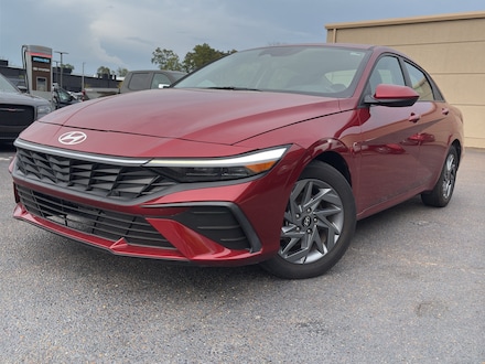 2024 Hyundai Elantra SEL Sedan