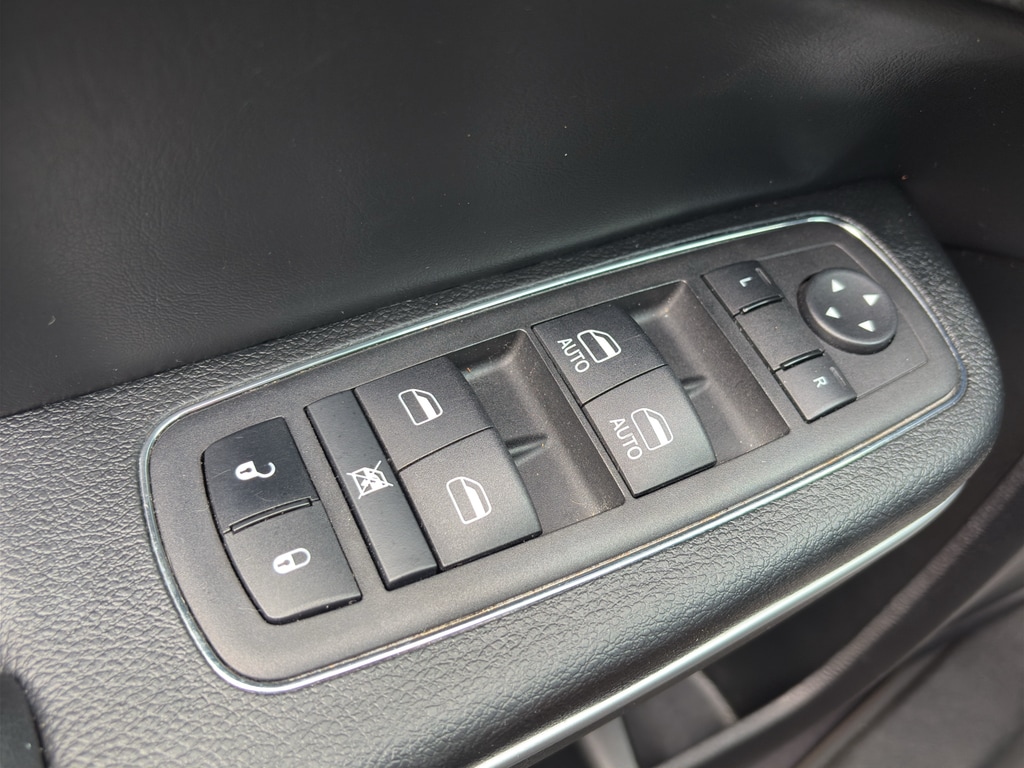 2023 Chrysler 300 S - Photo 21