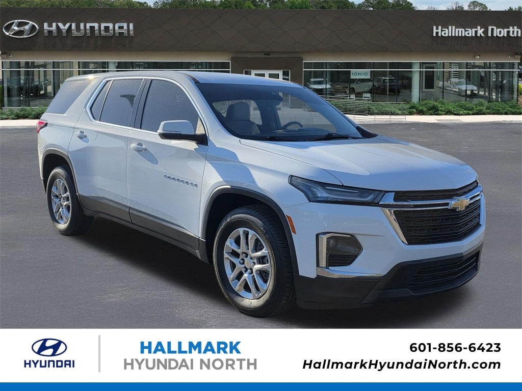 2023 Chevrolet Traverse LS's photo