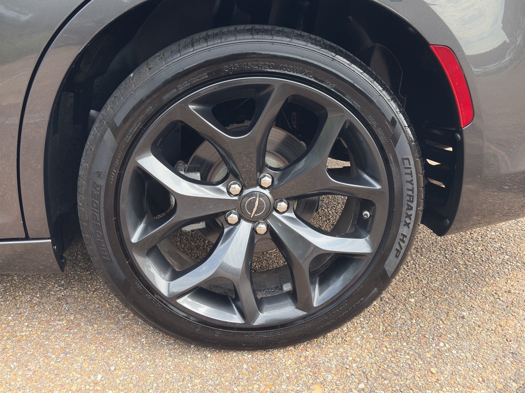 2023 Chrysler 300 S - Photo 25