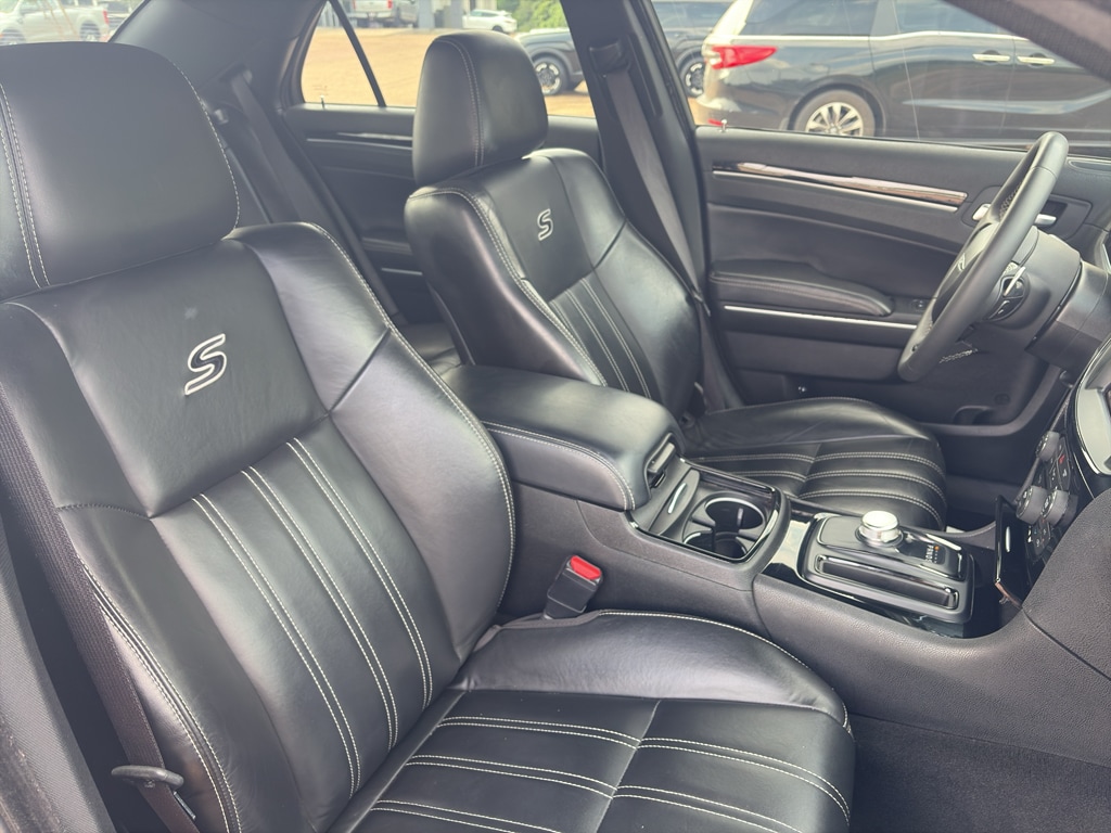 2023 Chrysler 300 S - Photo 10