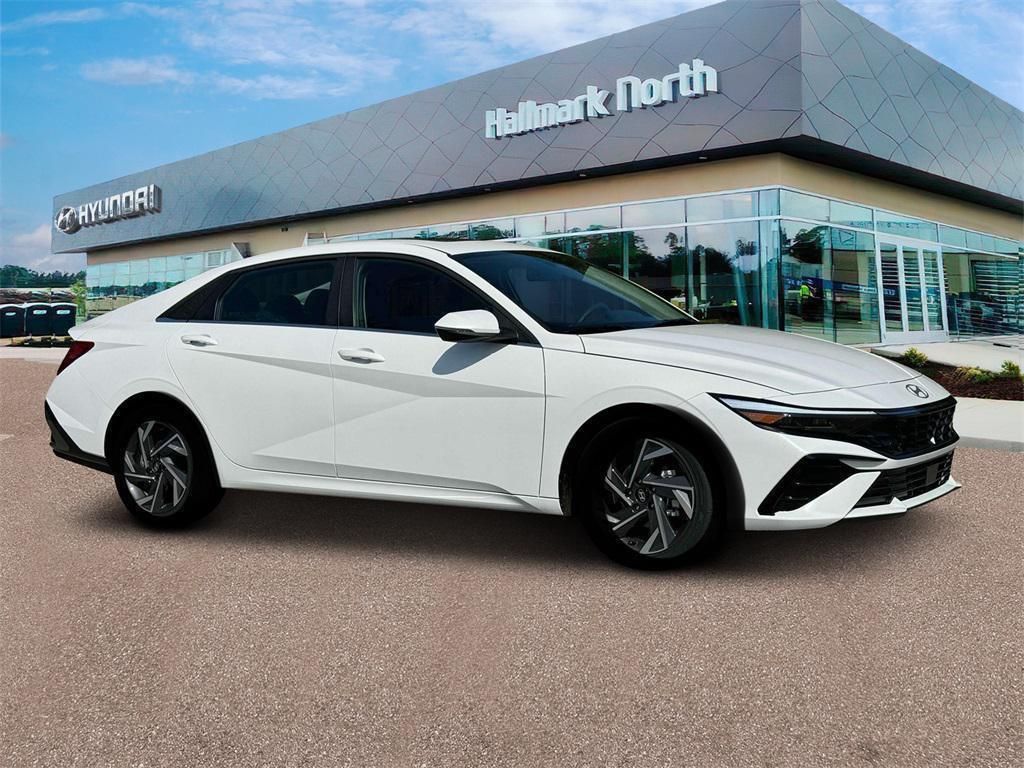 2025 Hyundai Elantra Limited - Photo 10