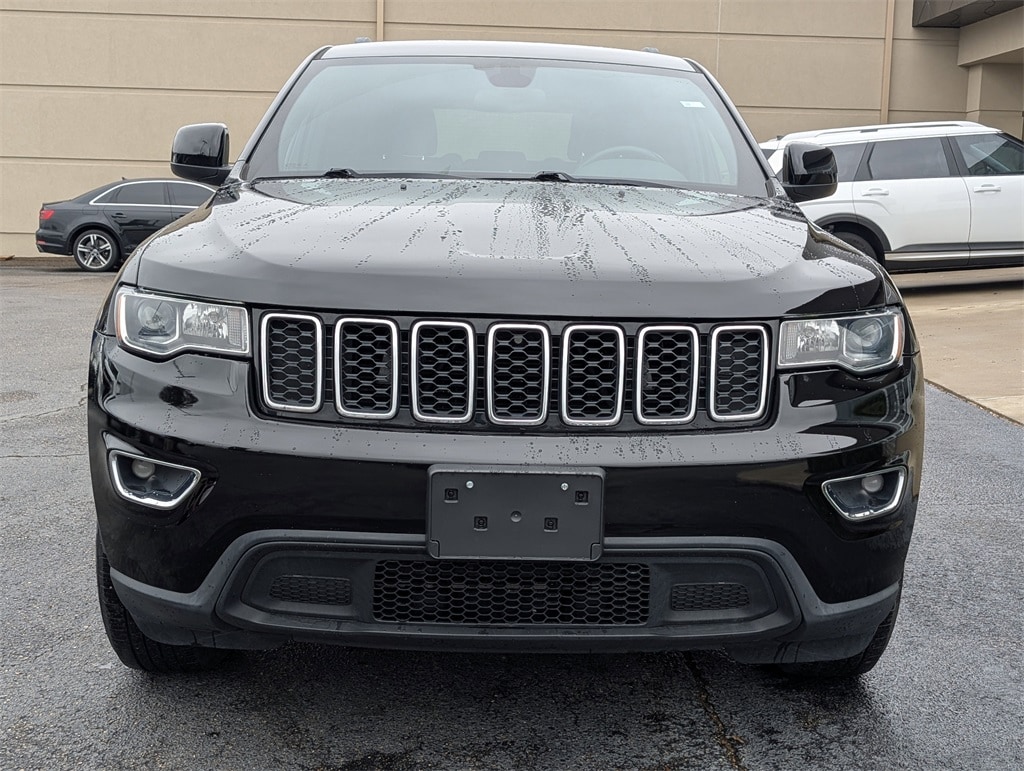 Used 2018 Jeep Grand Cherokee Laredo E with VIN 1C4RJFAG9JC350701 for sale in Ridgeland, MS
