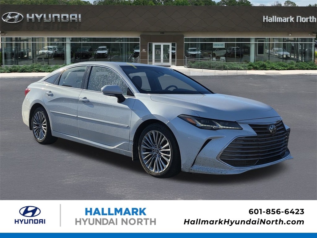 2019 Toyota Avalon Limited's photo