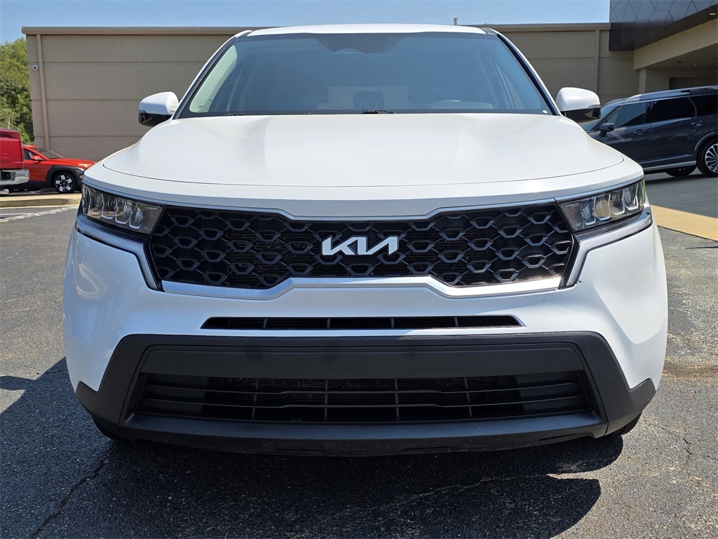 Used 2022 Kia Sorento LX with VIN 5XYRG4LC1NG132976 for sale in Ridgeland, MS
