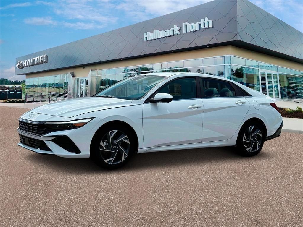 New 2025 Hyundai Elantra Limited Sedan