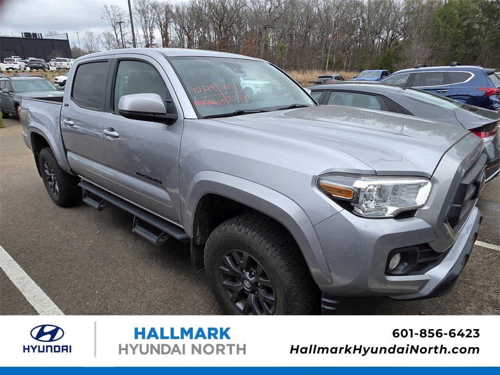 2021 Toyota Tacoma SR5's photo