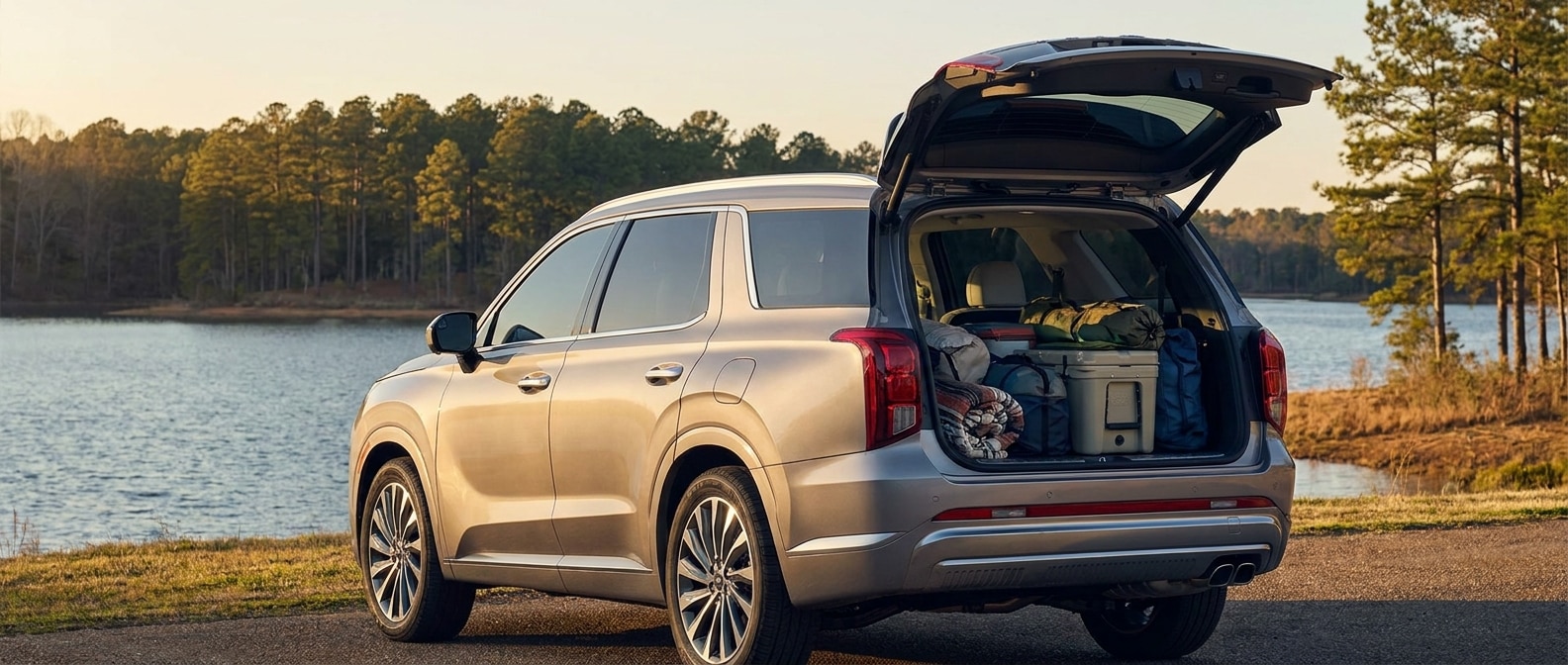 2026 Hyundai Palisade with liftgate open and cargo loaded near Ross Barnett Reservoir in Ridgeland, MS