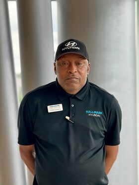 Staff member Yuan Nichols from ID_ea0c2ebbcc47