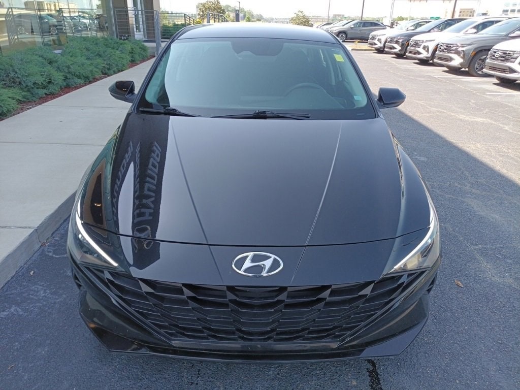 Used 2023 Hyundai Elantra SE with VIN 5NPLL4AG7PH100925 for sale in Ridgeland, MS