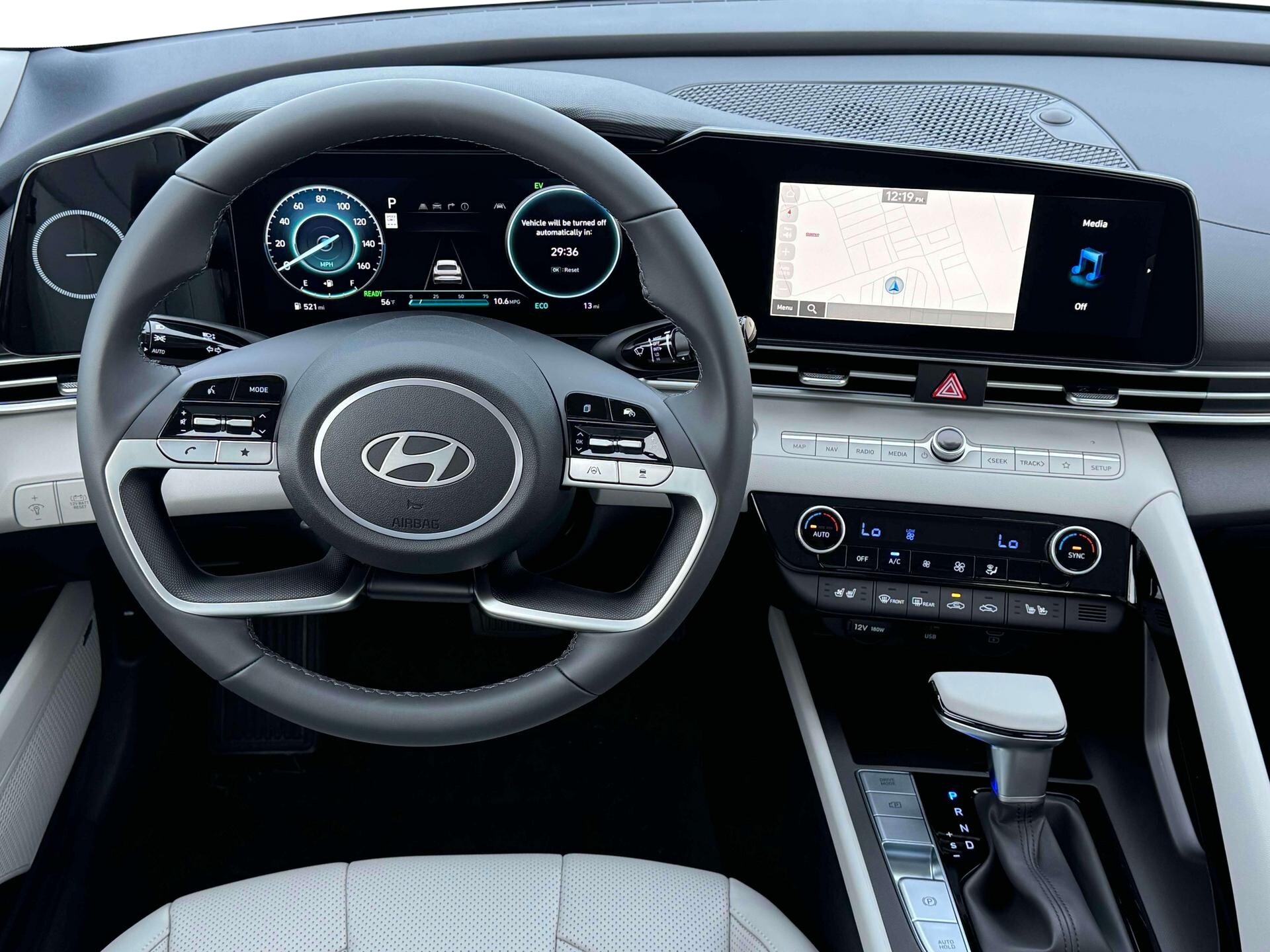 2025 Hyundai Elantra Limited - Photo 17