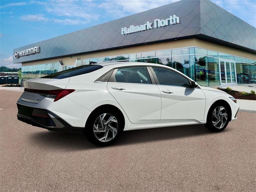 2025 Hyundai Elantra Limited - Photo 8