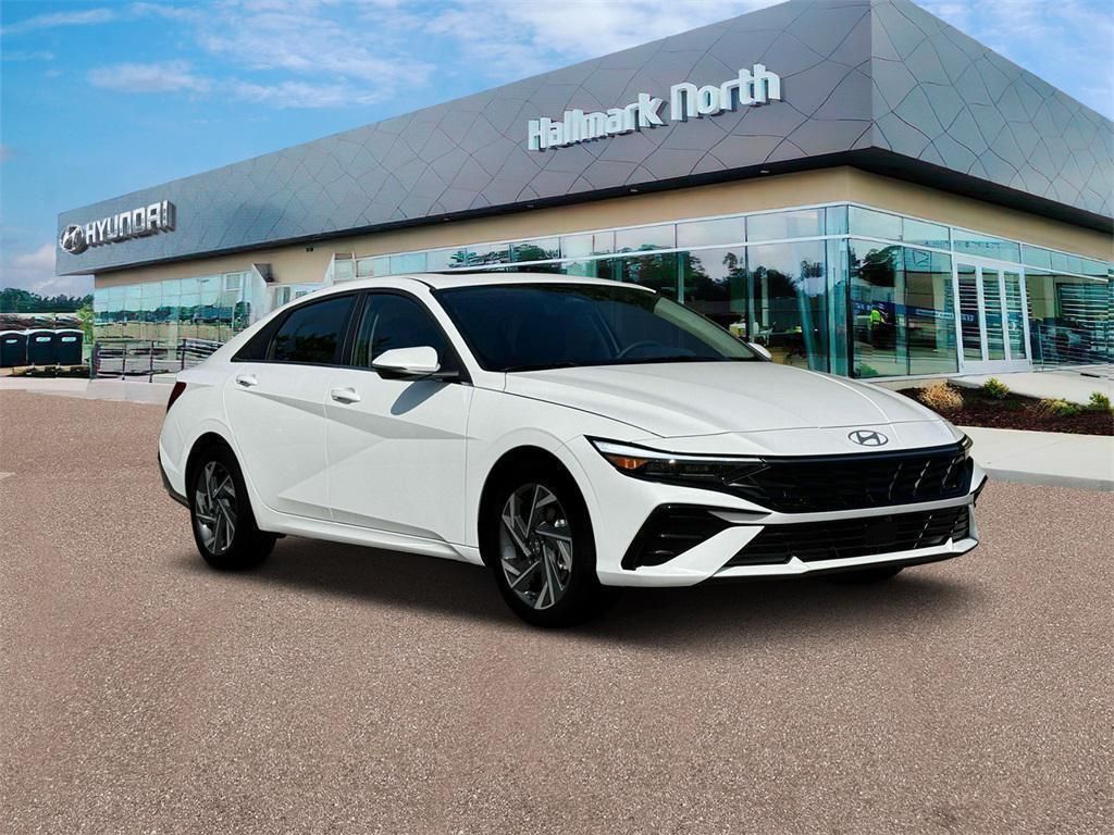 2025 Hyundai Elantra Limited - Photo 11
