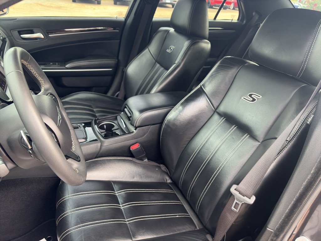 2023 Chrysler 300 S - Photo 7