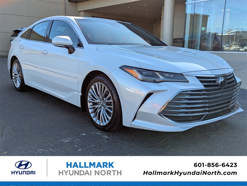 2019 Toyota Avalon Limited's photo