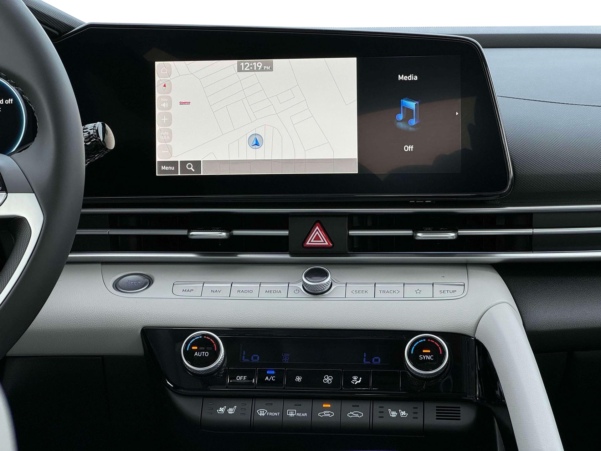 2025 Hyundai Elantra Limited - Photo 19