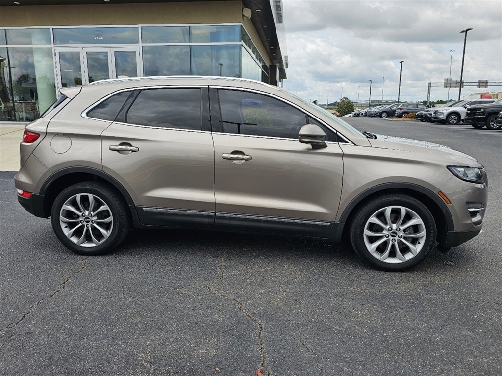 Used 2019 Lincoln MKC Select with VIN 5LMCJ2C98KUL07940 for sale in Ridgeland, MS