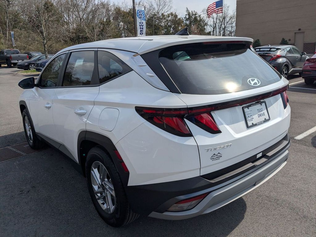 2025 Hyundai Tucson SE - Photo 8