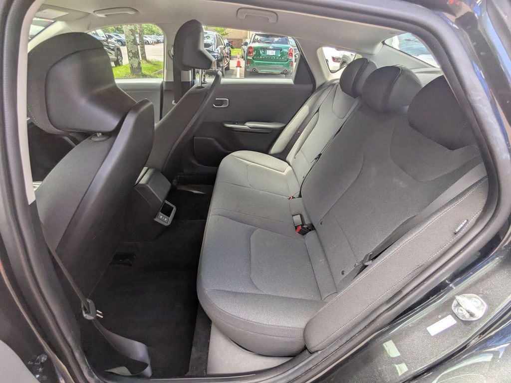 2025 Kia K4 LX - Photo 18