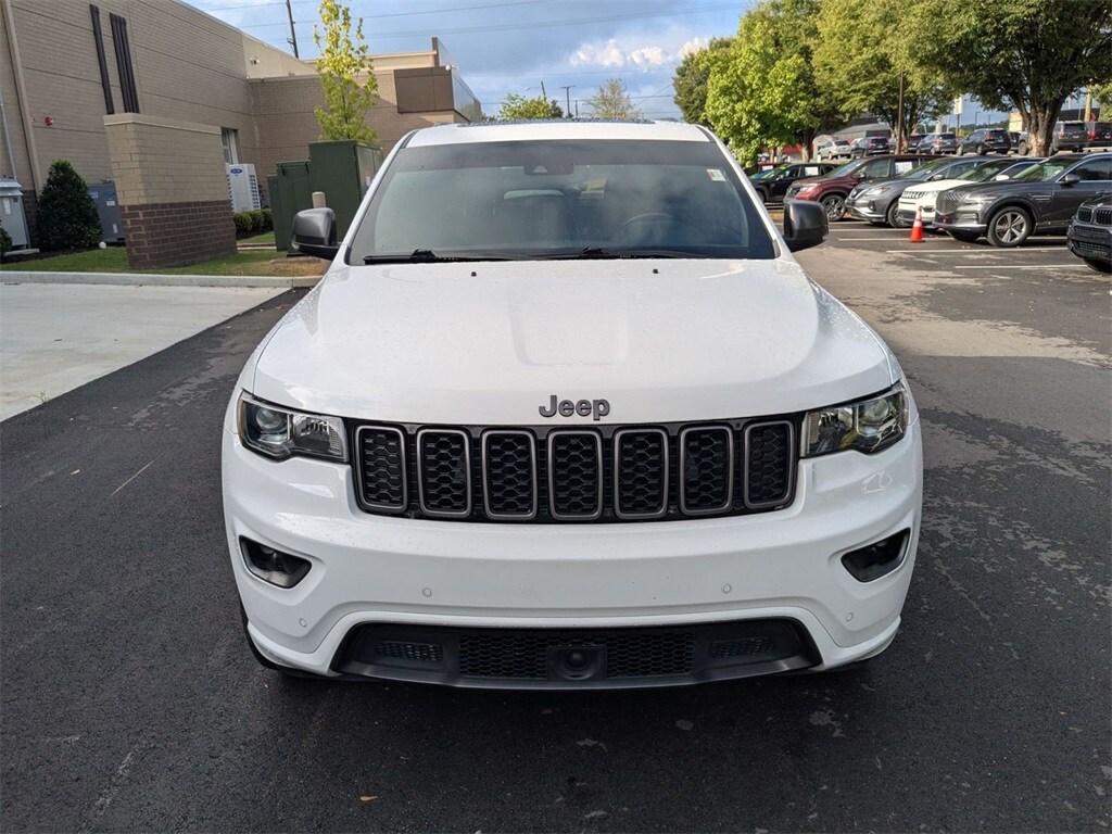 2021 Jeep Grand Cherokee Anniversary Edition photo 2