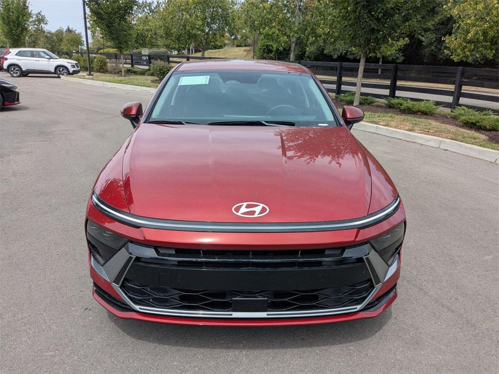 2025 Hyundai Sonata Hybrid SEL photo 2