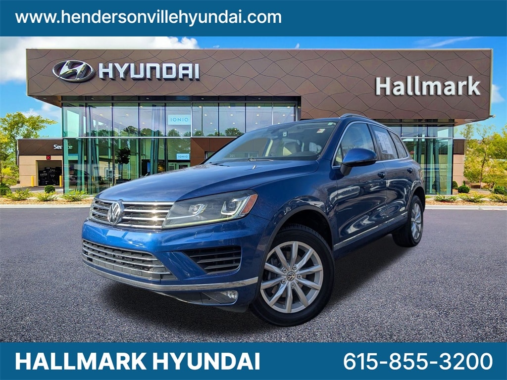 2016 Volkswagen Touareg Sport's photo