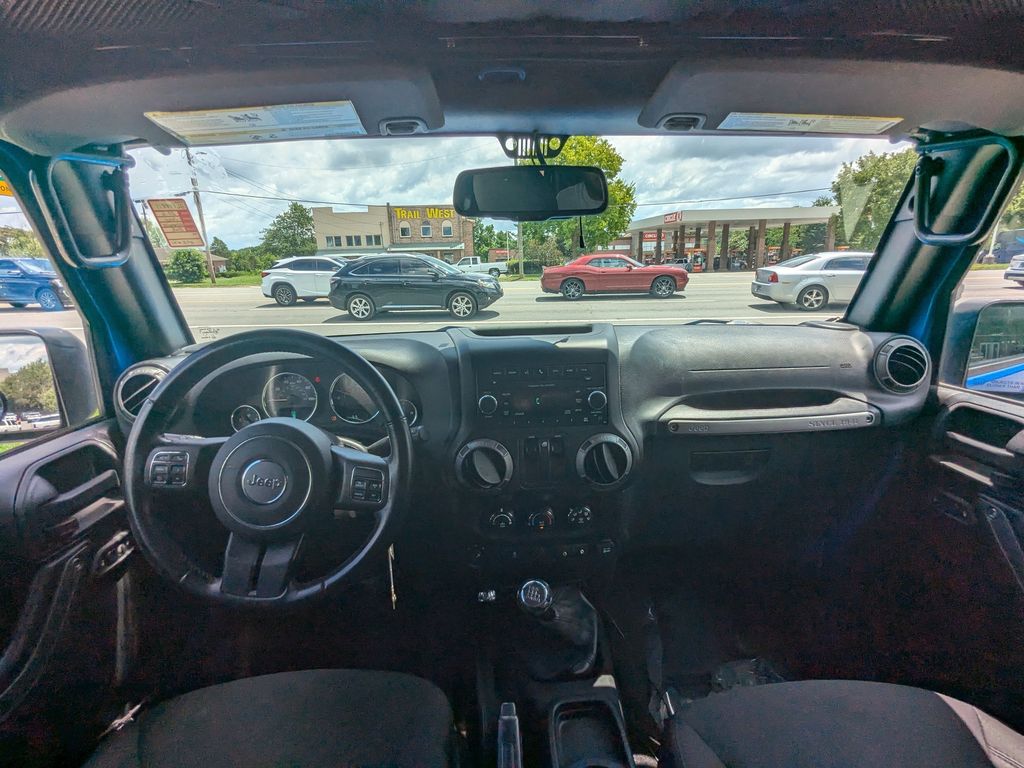2016 Jeep Wrangler Willys Wheeler - Photo 17