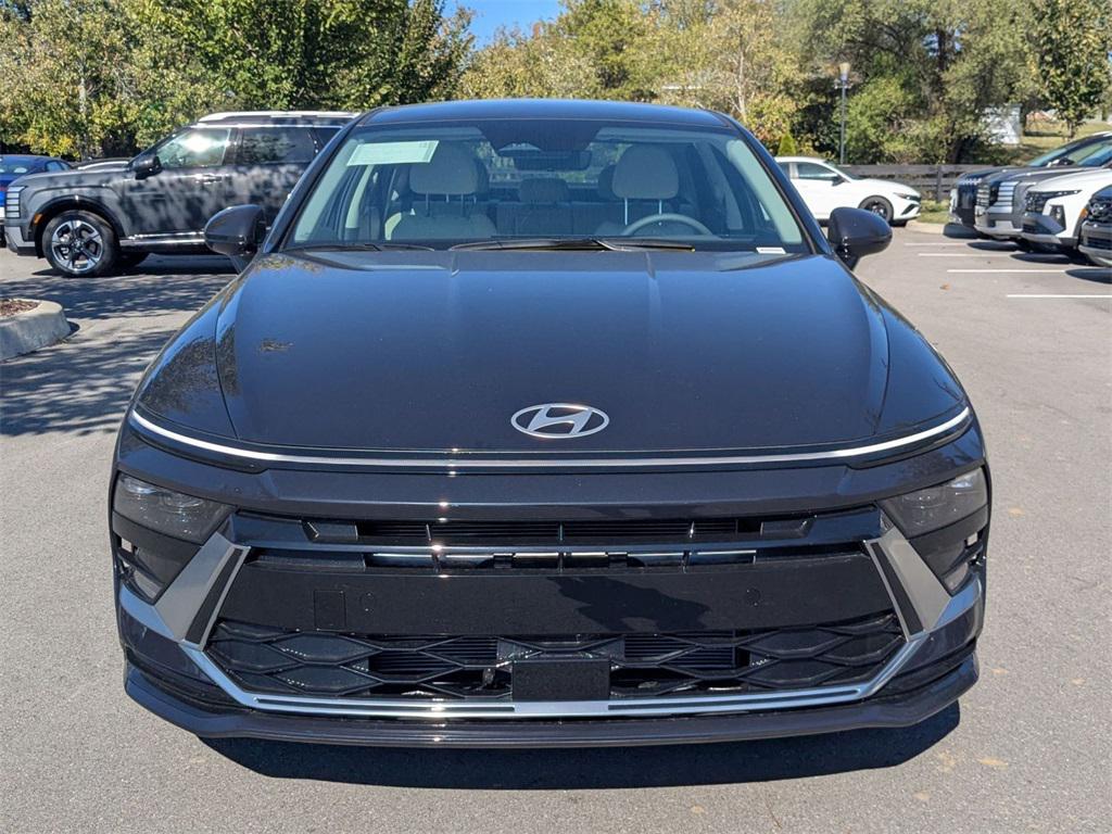 2026 Hyundai Sonata SEL Sport photo 2