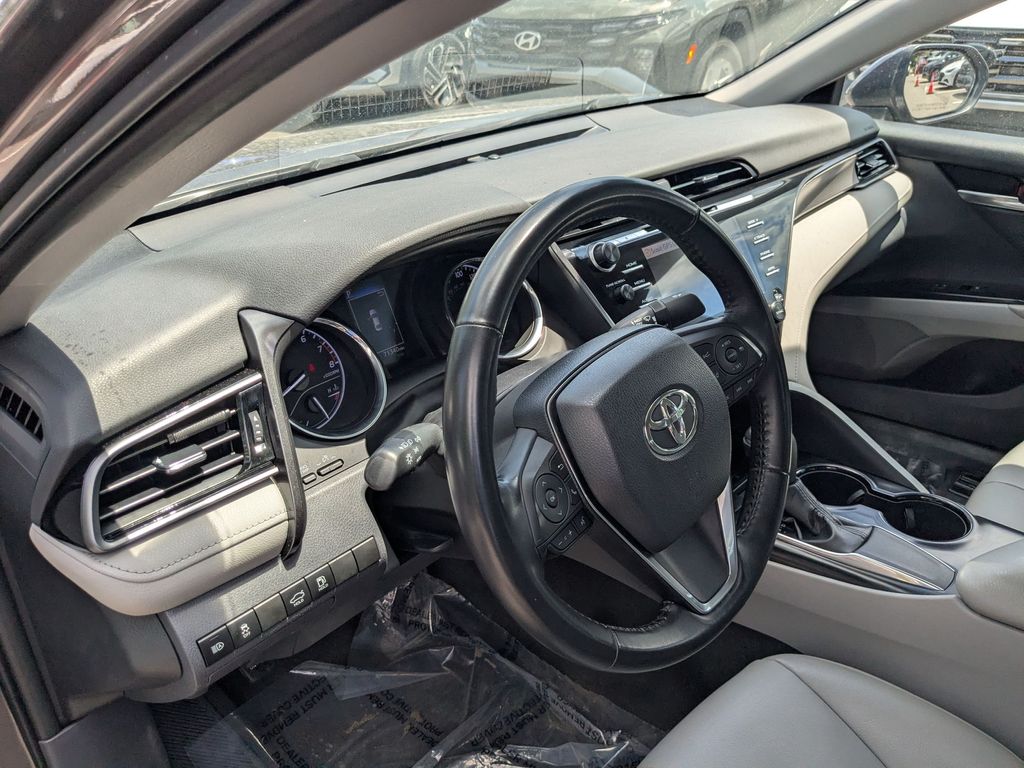 2019 Toyota Camry SE - Photo 10