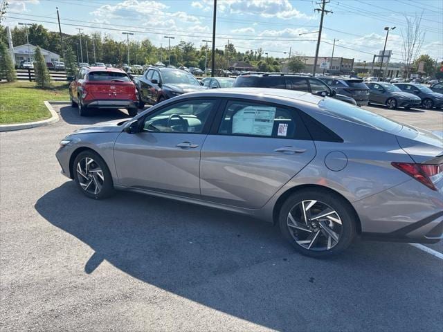 Used 2025 Hyundai Elantra SEL with VIN KMHLM4DG3SU869408 for sale in Hendersonville, TN