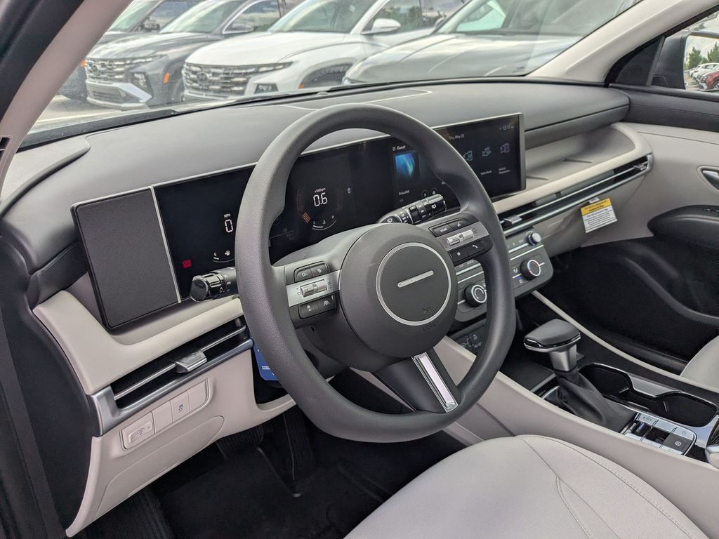 2026 Hyundai Tucson SE - Photo 10