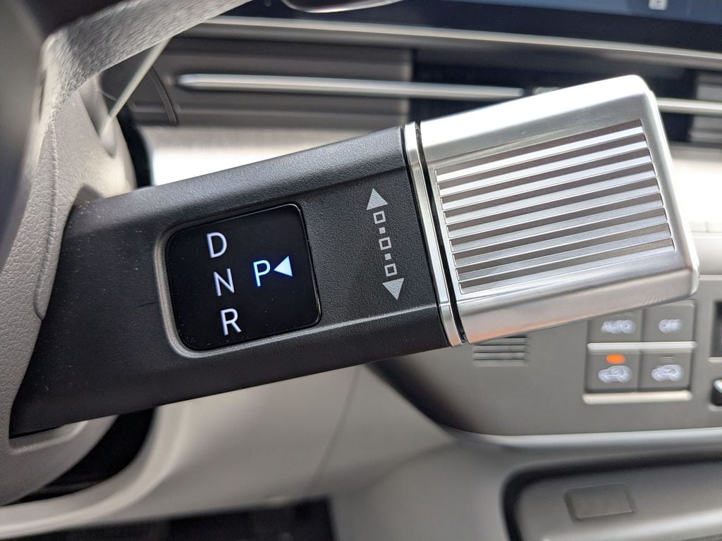2026 Hyundai Kona Limited - Photo 12