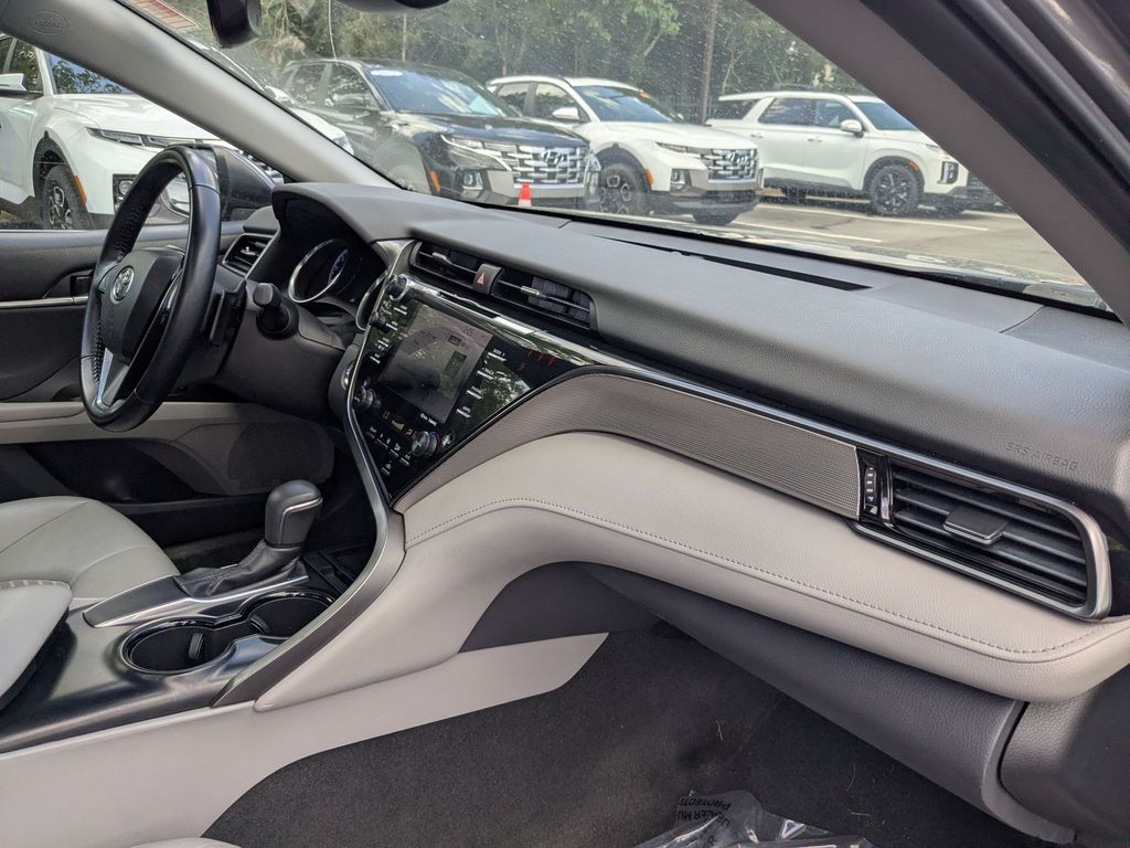 2019 Toyota Camry SE - Photo 23