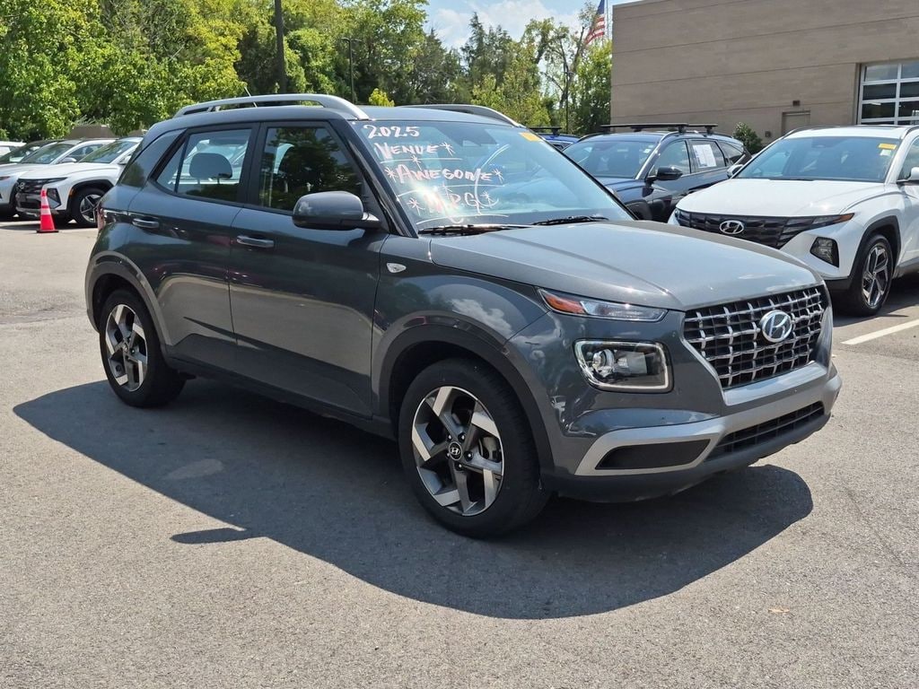 Used 2025 Hyundai Venue SEL Sport Utility