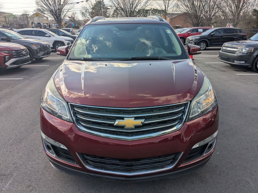 Used 2017 Chevrolet Traverse 2LT with VIN 1GNKRHKD0HJ162995 for sale in Hendersonville, TN