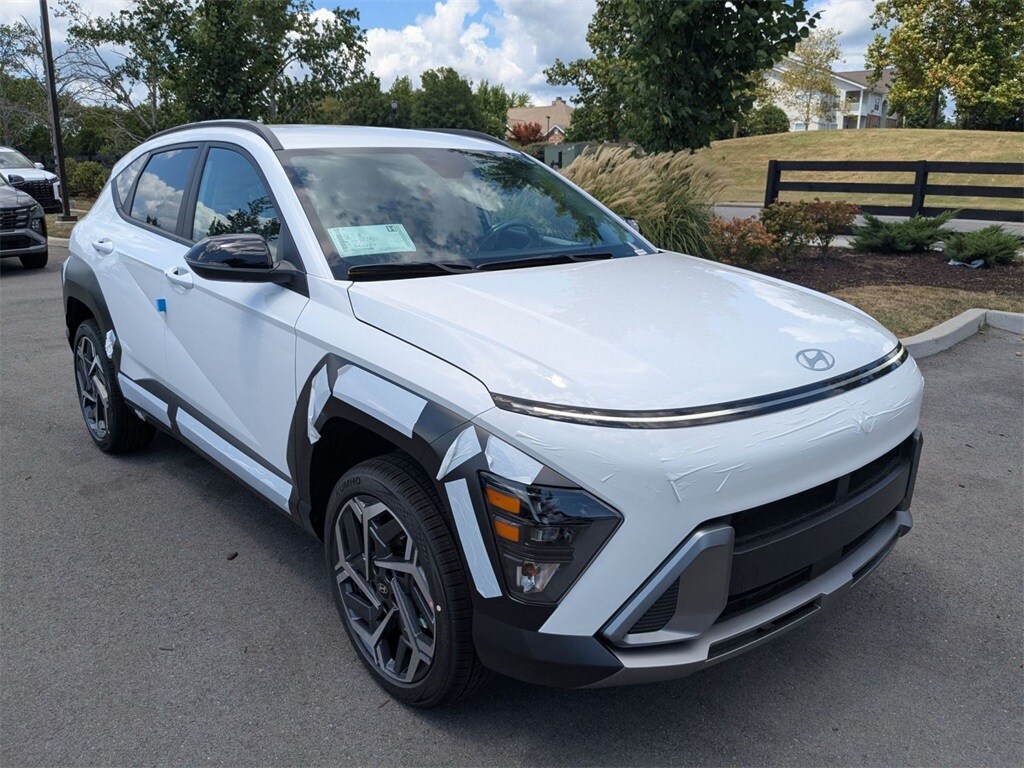 2026 Hyundai Kona SEL photo 2