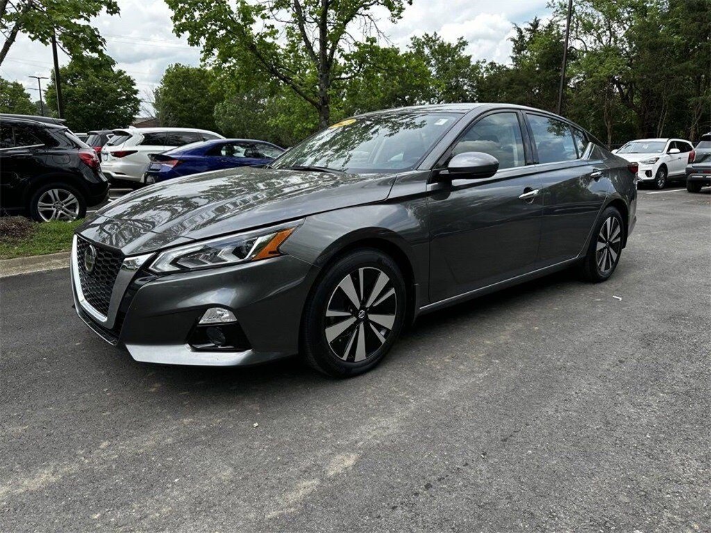 Used 2021 Nissan Altima SL with VIN 1N4BL4EV3MN389064 for sale in Hendersonville, TN