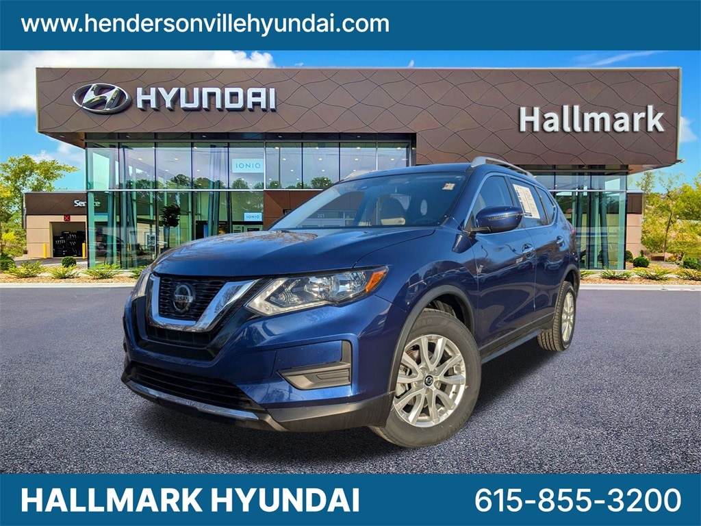 2020 Nissan Rogue SV's photo