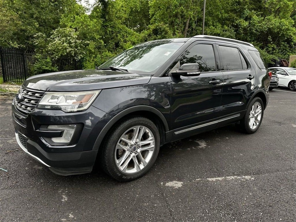Used 2017 Ford Explorer XLT with VIN 1FM5K7D85HGB43484 for sale in Hendersonville, TN