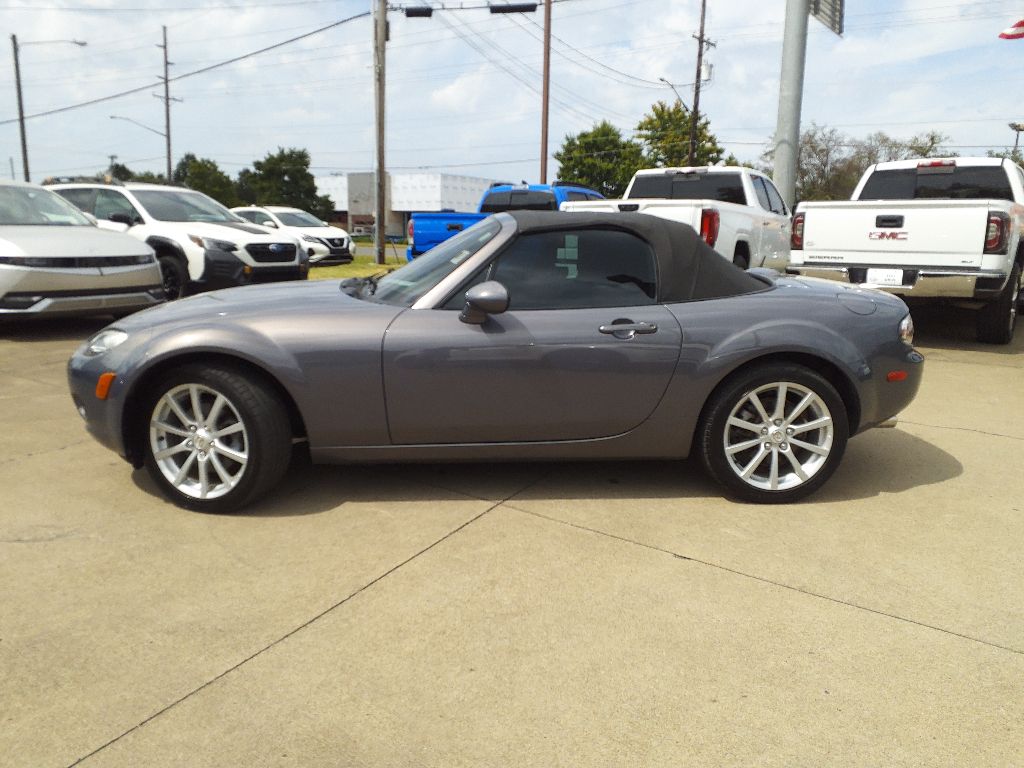 Used 2007 Mazda MX-5 Miata Touring with VIN JM1NC25F670136648 for sale in Hendersonville, TN