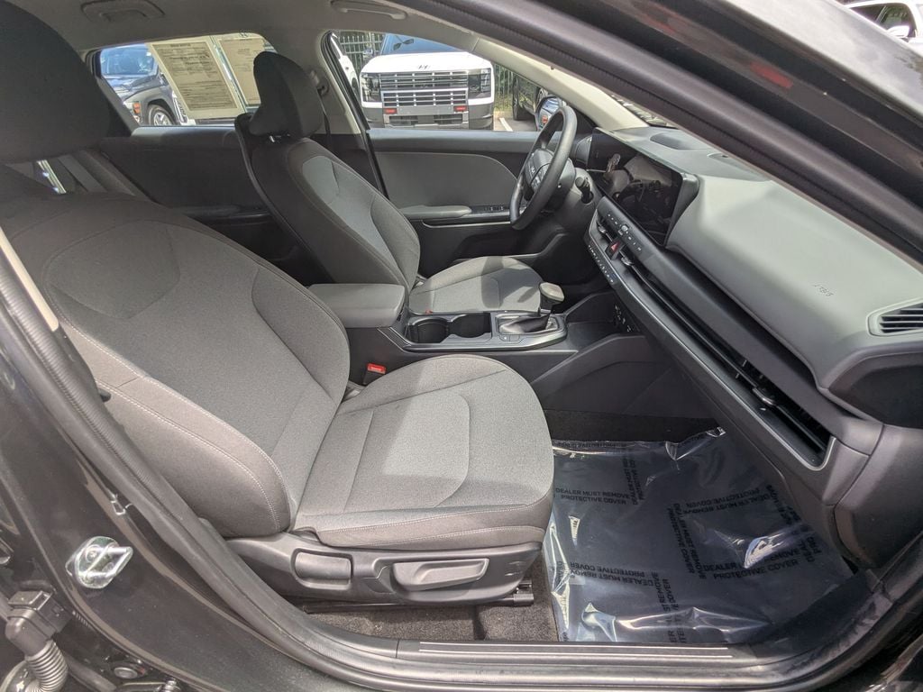 2025 Kia K4 LX - Photo 20