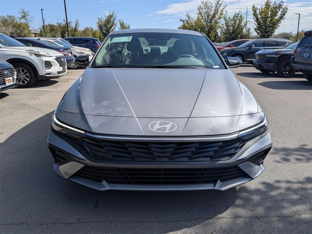2026 Hyundai Elantra SEL Sport photo 2