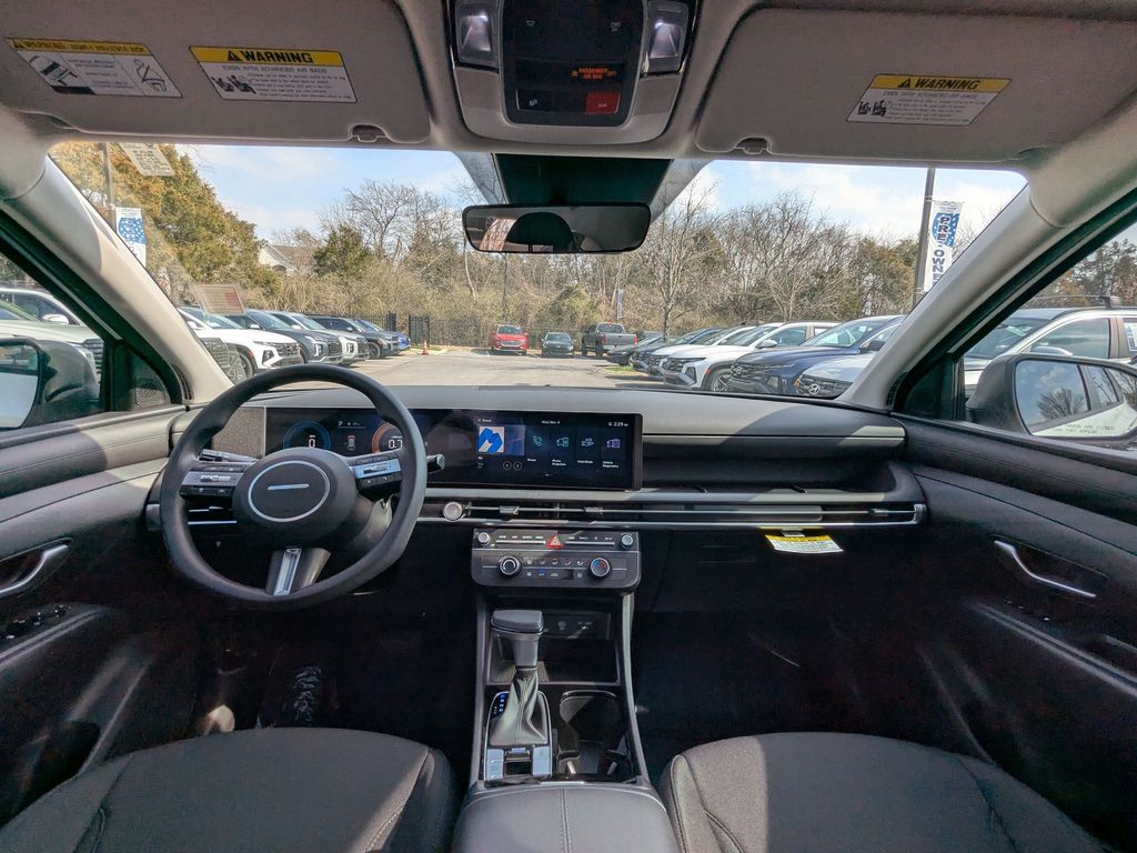 2025 Hyundai Tucson SE - Photo 17