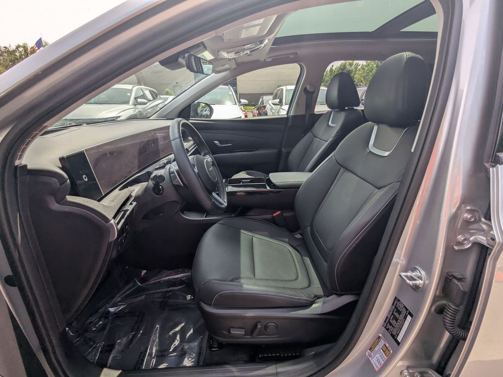 2025 Hyundai Tucson Limited - Photo 17
