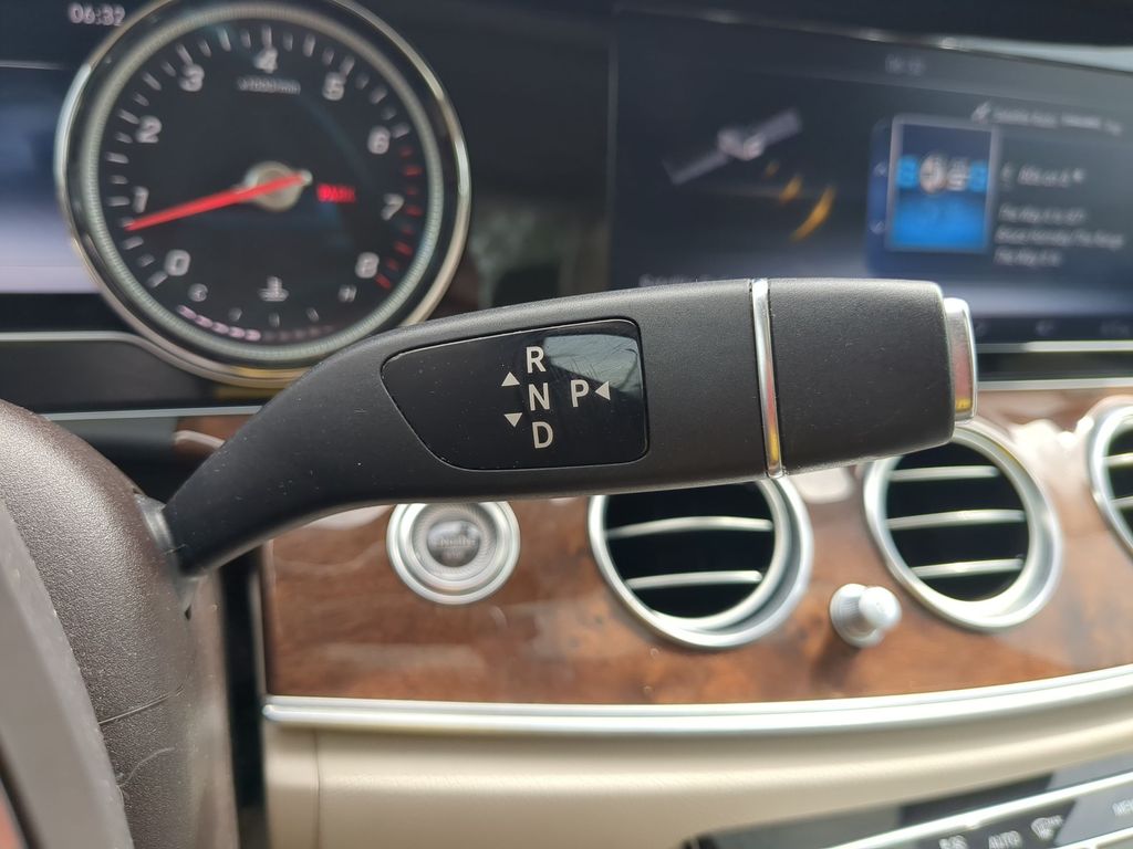 2017 Mercedes-Benz E-Class E300 - Photo 12