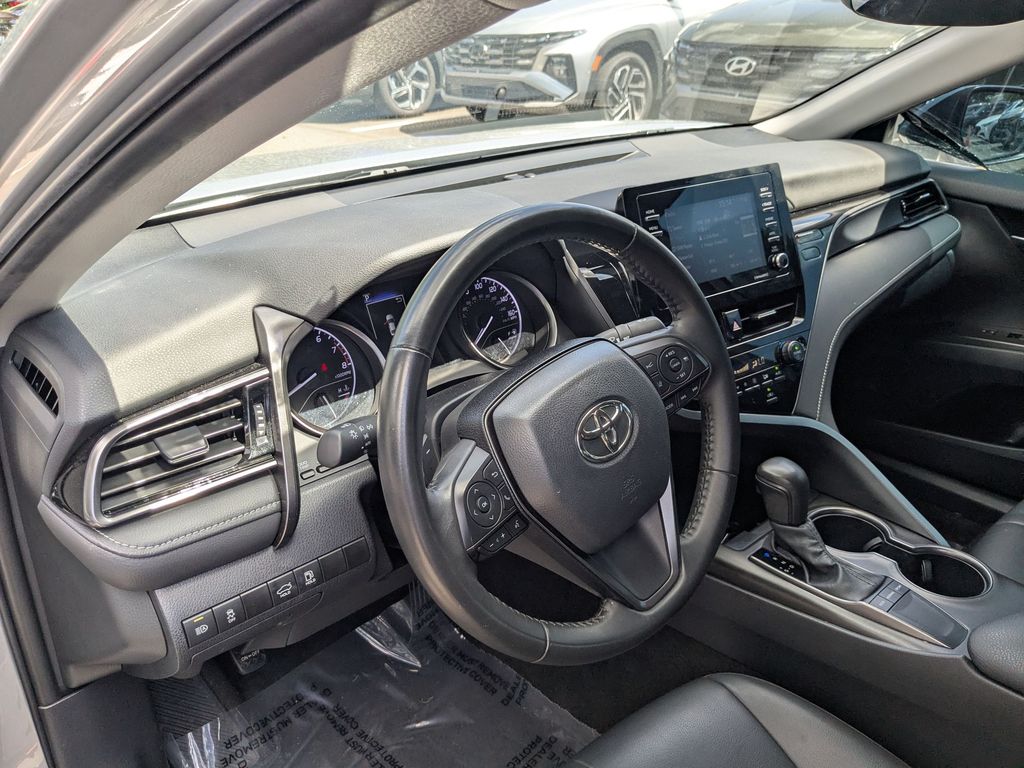 2024 Toyota Camry SE - Photo 10