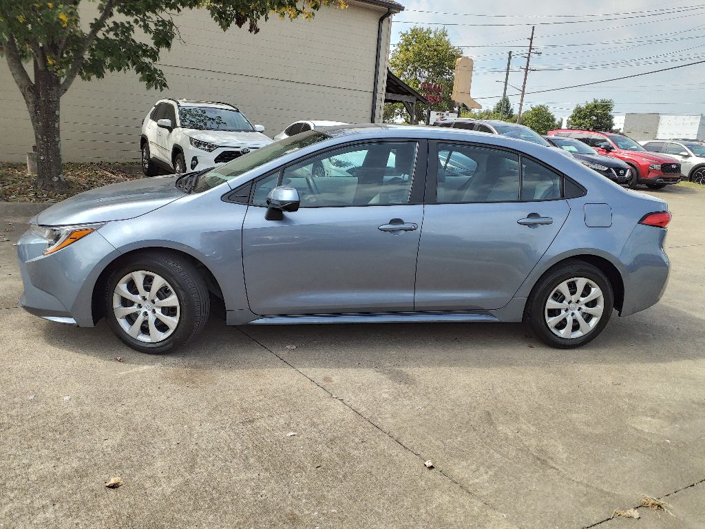 Used 2022 Toyota Corolla LE with VIN 5YFEPMAE2NP371340 for sale in Hendersonville, TN