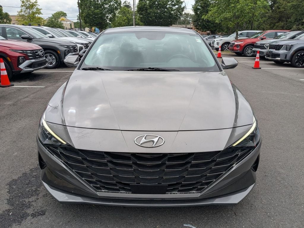 Used 2023 Hyundai Elantra Limited Sedan
