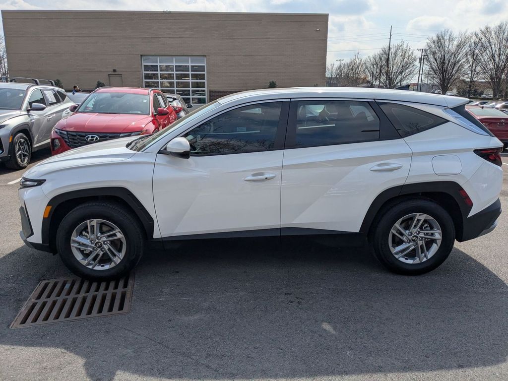 2025 Hyundai Tucson SE - Photo 9